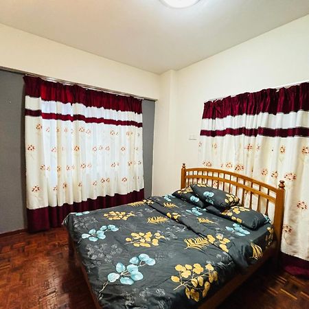 Glory Beach Resort Own Порт-Диксон Экстерьер фото