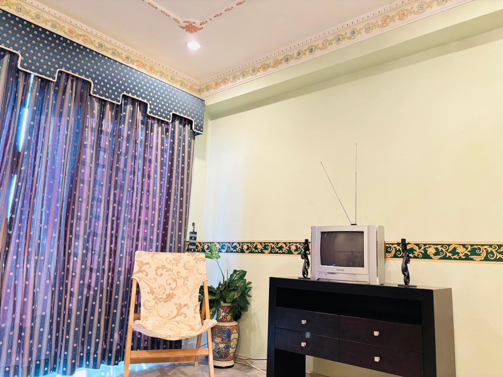 Glory Beach Resort Own Порт-Диксон Экстерьер фото