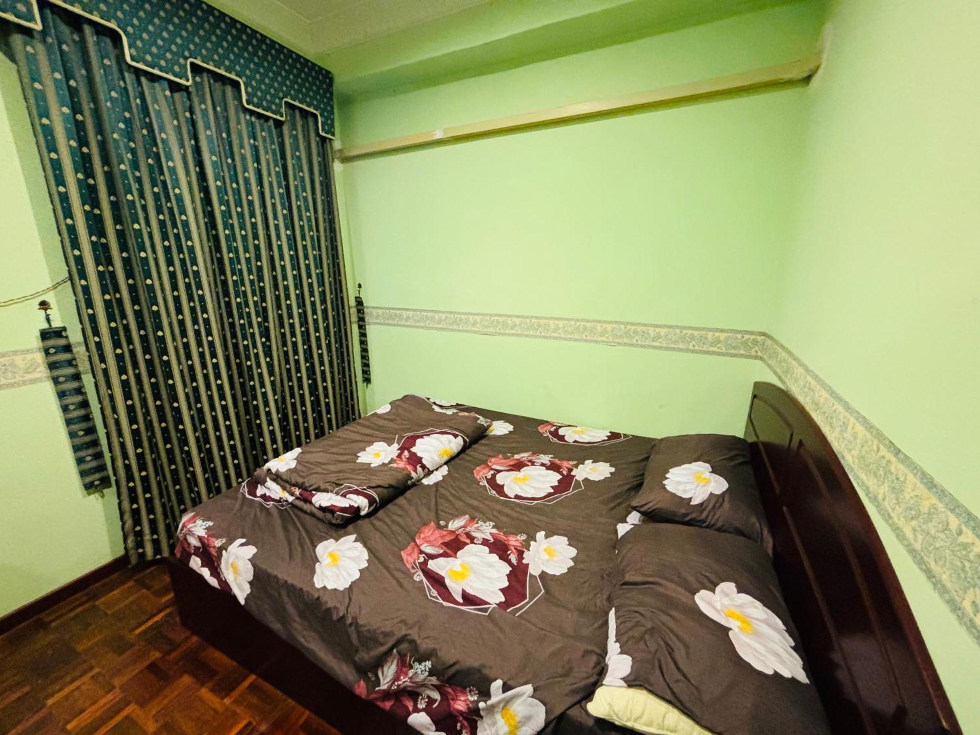 Glory Beach Resort Own Порт-Диксон Экстерьер фото