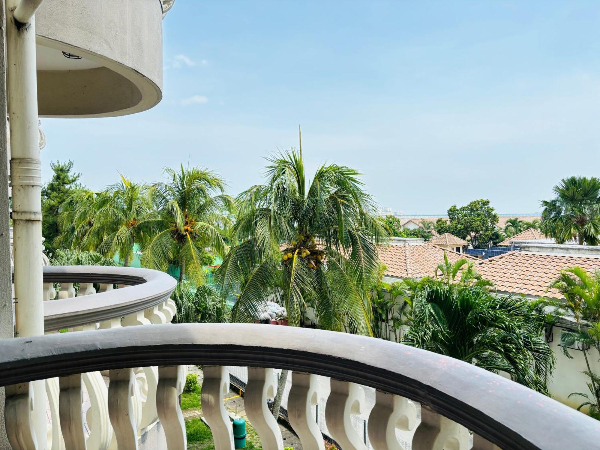Glory Beach Resort Own Порт-Диксон Экстерьер фото